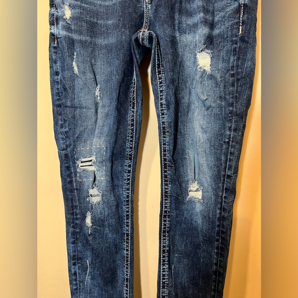 Silver Jeans Co - image 2